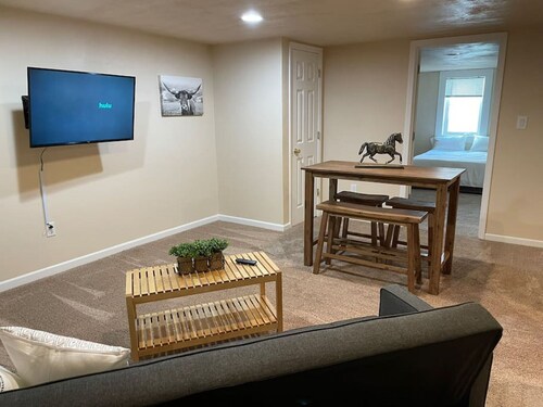 1 block from UW; centrally located in Laramie