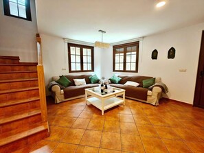 Smart TV - Everything you are looking for is in El Bierzo (San Cristóbal de Valdueza)