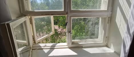 4 habitaciones, tabla de planchar con plancha y wifi gratis