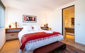 2 多间卧室、熨斗/熨衣板、上网接入、床单