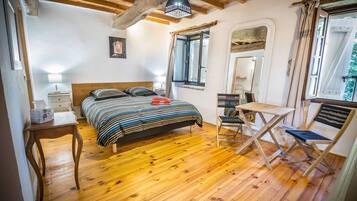 1 bedroom, iron/ironing board, free WiFi