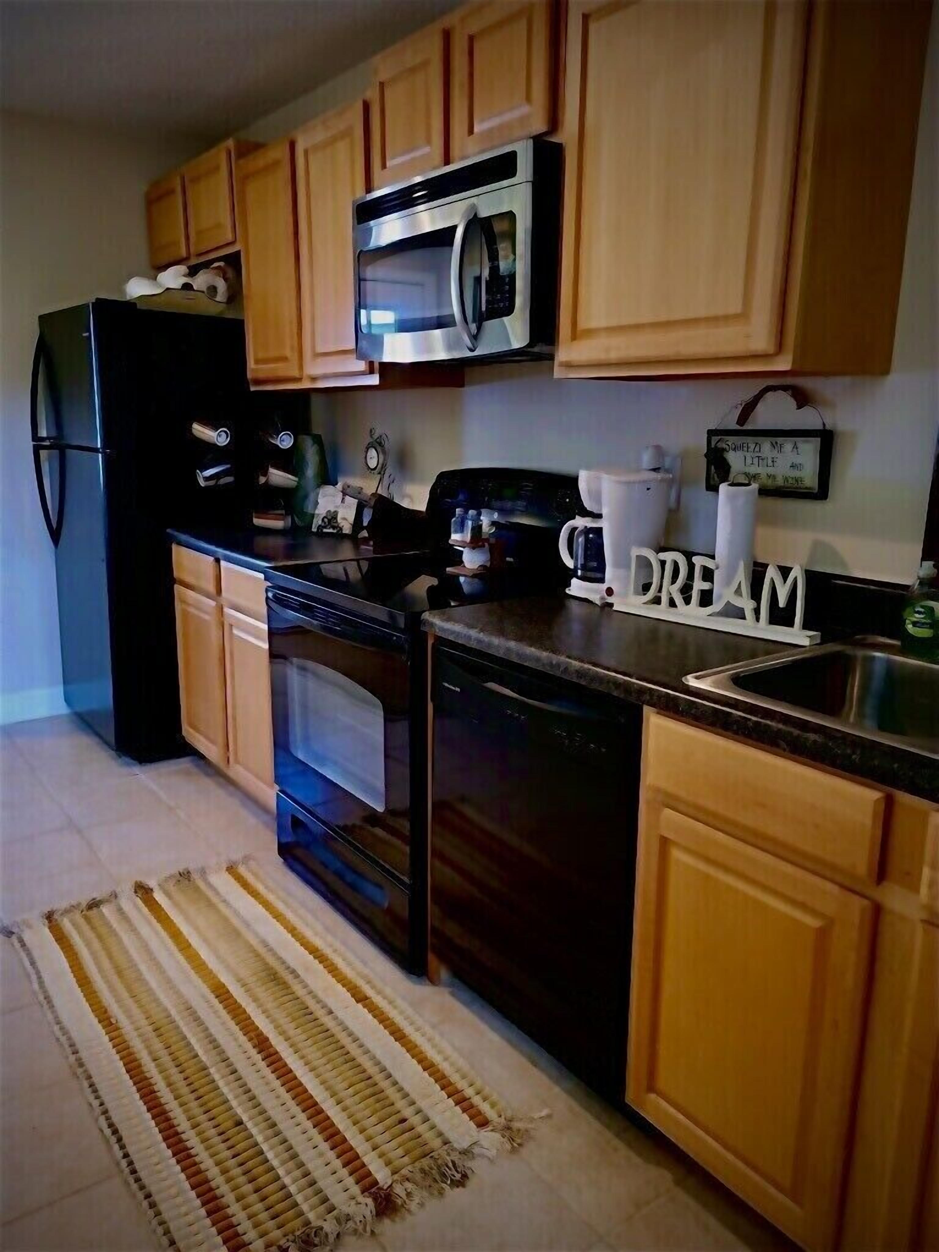 Mikrobølgeovn, oppvaskmaskin og kaffetrakter/tekoker