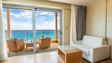 Junior Suite, Sea View | 1 bedroom, minibar, in-room safe, desk