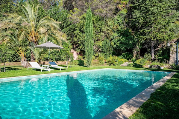 Piscine extérieure, piscine chauffée