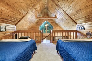 3 bedrooms, desk, iron/ironing board, travel crib