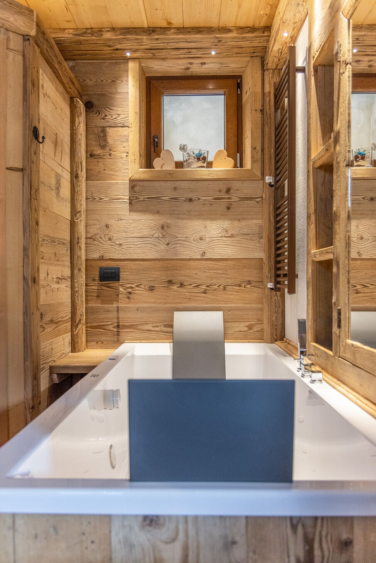 Een douche, een haardroger, handdoeken