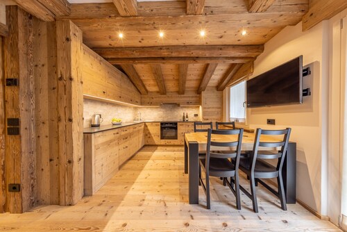 Lino Deluxe Suite with Wellness