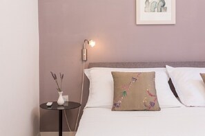 2 bedrooms, in-room safe, desk, iron/ironing board