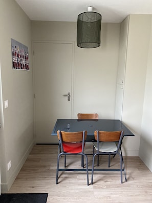 Uklassifisert bilde, 2 av 18, knapp
