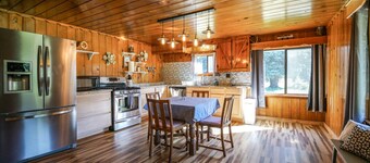Cabin at Vallecito Lake with Hot Tub!