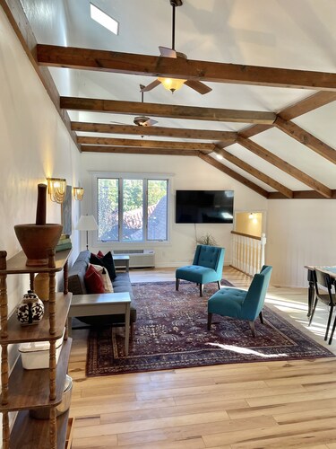 3 Blocks from Campus - Historic Carriage House, Parking Included 