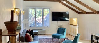 3 Blocks from Campus - Historic Carriage House, Parking Included 