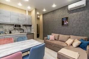 Apartment | Wohnbereich | LCD-Fernseher, aktuelle Filme, Pay-TV, Streaming-Dienste