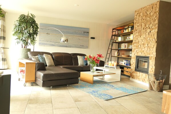 Smart TV, ping pong, books