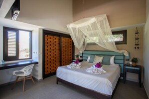 Deluxe Bungalow | 2 bedrooms, in-room safe, individually decorated, individually furnished - Blue Bay Bungalows - The Garden (Sint Michiel)