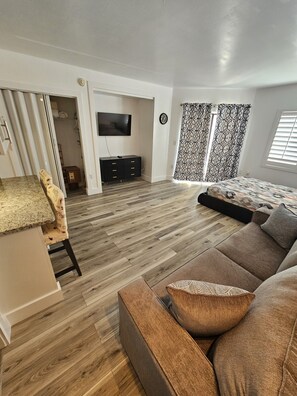 1 bedroom, desk, iron/ironing board, free WiFi
