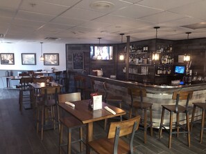 Bar (on property) - Prime Resort Studio near Universal & Disney balcony with LAKE VIEW (Orlando)