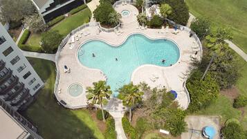 Piscina interna, piscina externa