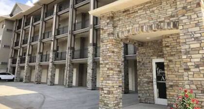 The Condo at the Park: Your Home Base to Fun! Adventure awaits at Arnolds Park.