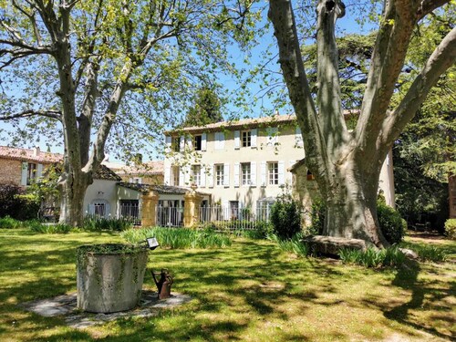 1560- Domaine Des Cinq Jardins- A Magical and authentic mansion.