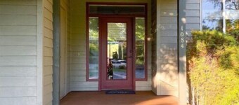 Eagle Crest dog friendly on the golf course home