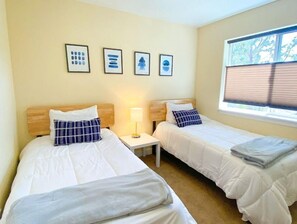 2 bedrooms, desk, iron/ironing board, free WiFi