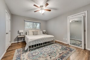 3 bedrooms, iron/ironing board, WiFi, bed sheets
