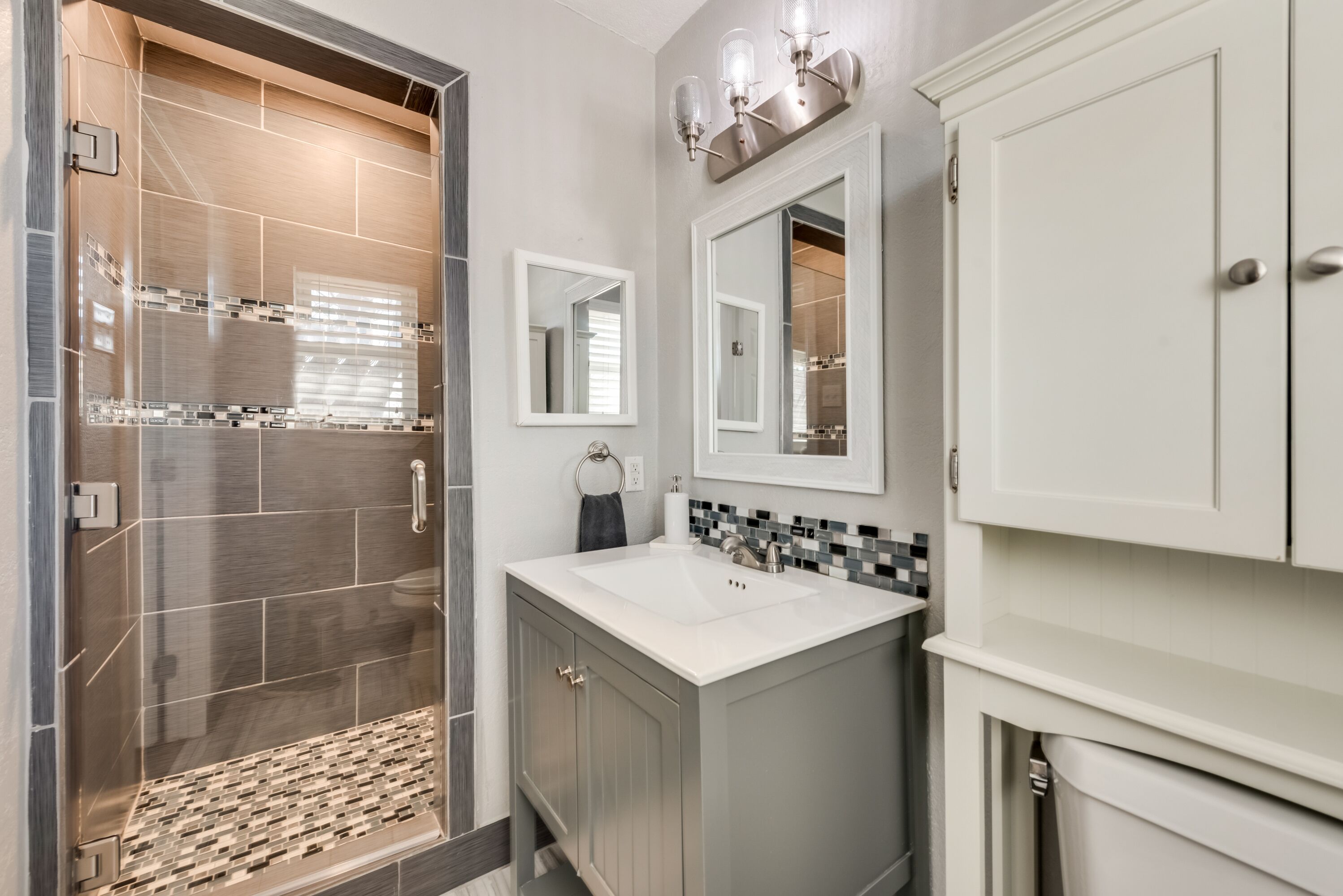 Bathtub, hair dryer, towels, soap
