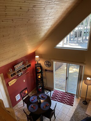 Dining - WELCOME TO OUR MOUNTAIN PARADISE in Pineloch Sun above Lake Cle Elum.. (Ronald)