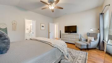 3 sovrum, skrivbord, strykjÀrn/strykbrÀda och gratis wi-fi