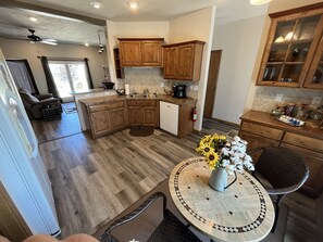 Interior - Relax at Spring Creek - Hunting, Fishing, and Fun at the Lake (Pierre)
