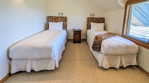 5 bedrooms, desk, iron/ironing board, WiFi