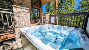 Tina de hidromasaje al aire libre