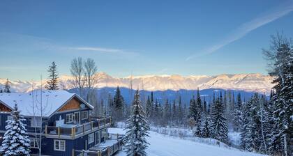 Aspen 15: 2-bedroom mountain condo with hot tub