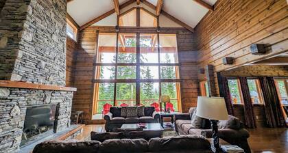 The Minks: 6-bedroom luxury mountain chalet with hot tub & sauna