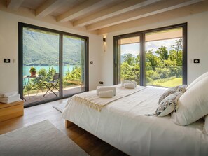 4 Schlafzimmer, Schreibtisch, Bügeleisen/Bügelbrett, WLAN