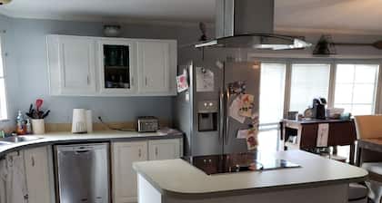 Lake Granbury Waterfront Home with private boat slip