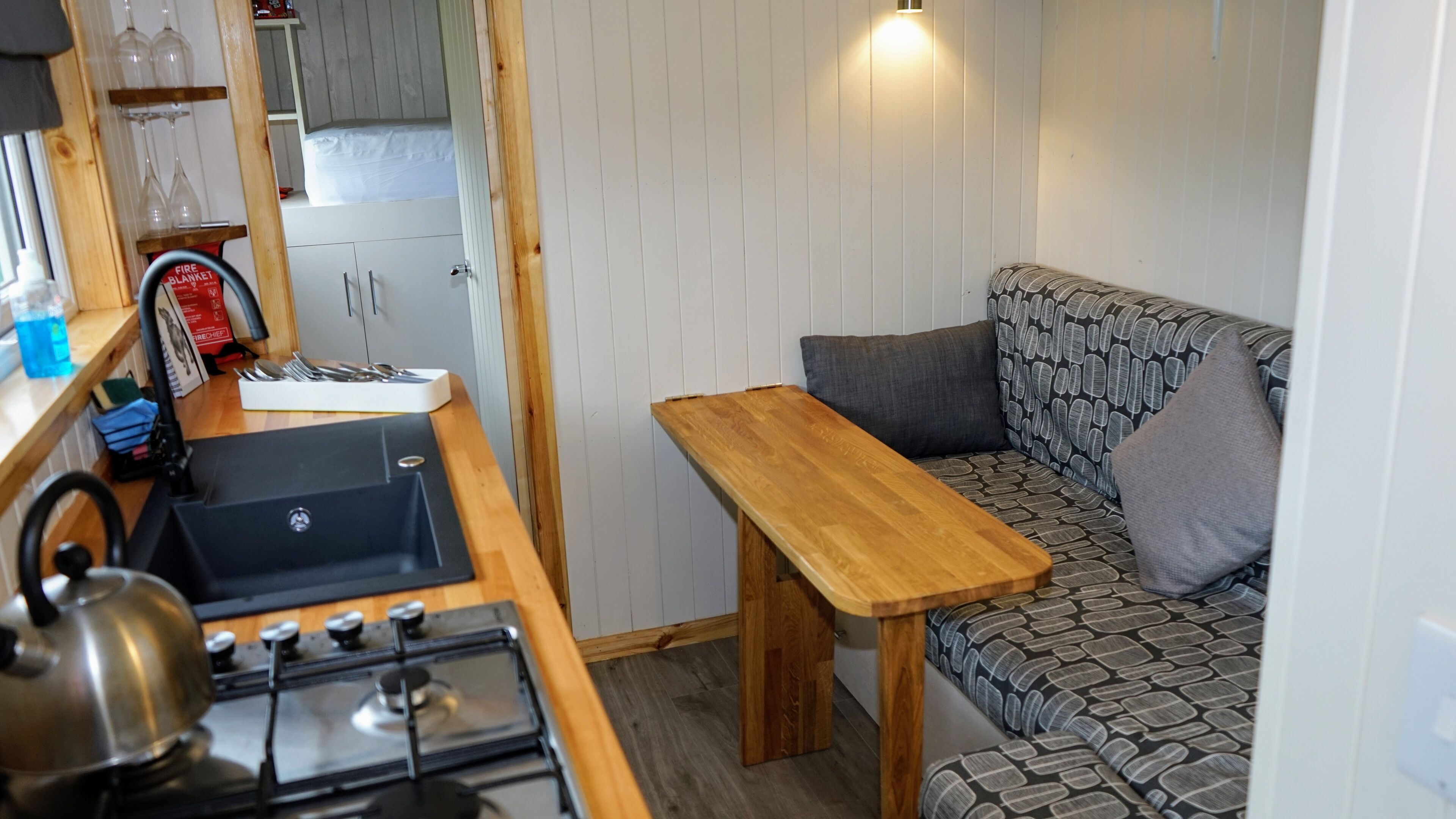 Kabin | Dapur pribadi | Lemari es, oven, kompor, dan ketel listrik