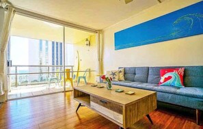 Smart TV - PROMO 40% MONTHLY DISCOUNT!
WAIKIKI OCEAN/HARBOR VIEW 2BDRM 1 BTH FULL KITCHEN  (HONOLULU)