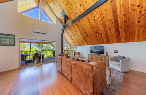 Oakhurst Cabin|Bass Lake View|Game Room|Hot Tub!