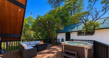 Oakhurst Cabin|Bass Lake View|Game Room|Hot Tub!