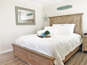 2 bedrooms, in-room safe, desk, iron/ironing board