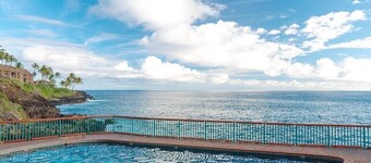 MOST STUNNING Oceanfront Views, A/c, Washer/Dryer, Kitchen, Elevator, Beach 0.5m