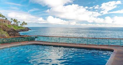 MOST STUNNING Oceanfront Views, A/c, Washer/Dryer, Kitchen, Elevator, Beach 0.5m