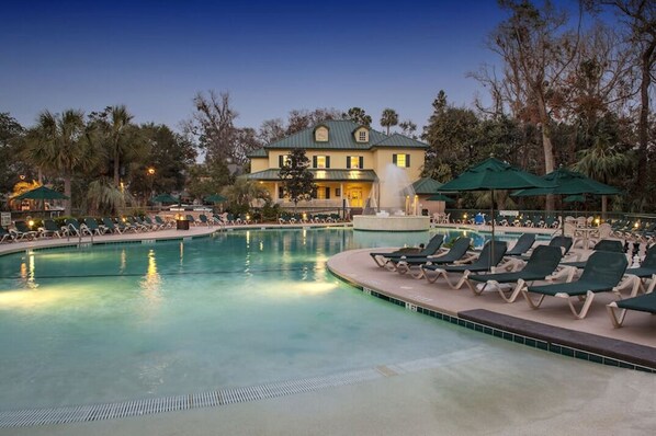Outdoor pool, a heated pool