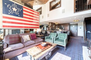 TV, fireplace, books - Western Cowboy Quarters steps away from Vail Gondola w/ Hot tub  and  Spa access (Vail)