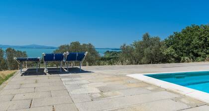 Rustic with Pool Lake View - APT MACINA
