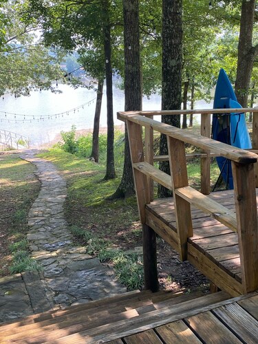5 BR Retreat on Beautiful Smith Lake & Close to I-65