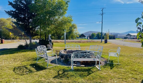 Front of property - Sacajawea Inn (Salmon)