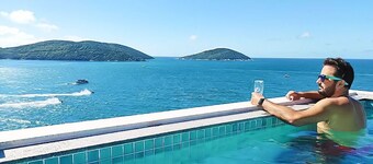 Marbella Suite, sea view, pool and private barbecue.